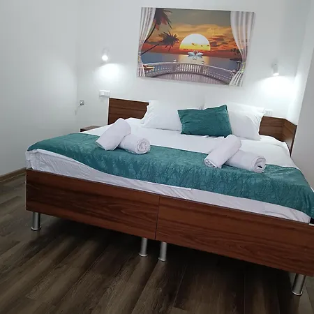 Jana Apartment *